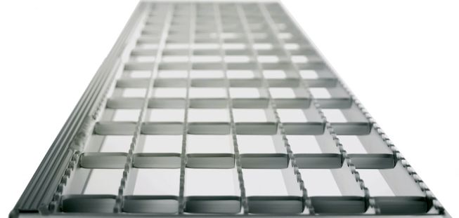 MUNK Stufenbelag Aluminium Gitterrost eloxiert 1000mm Stufenbreite, 235mm Stufentiefe, Mehrpreis