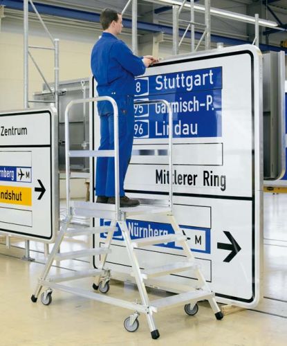 Zarges Podestleiter fahrbar mit 2x7 Leichtmetall-Stufen